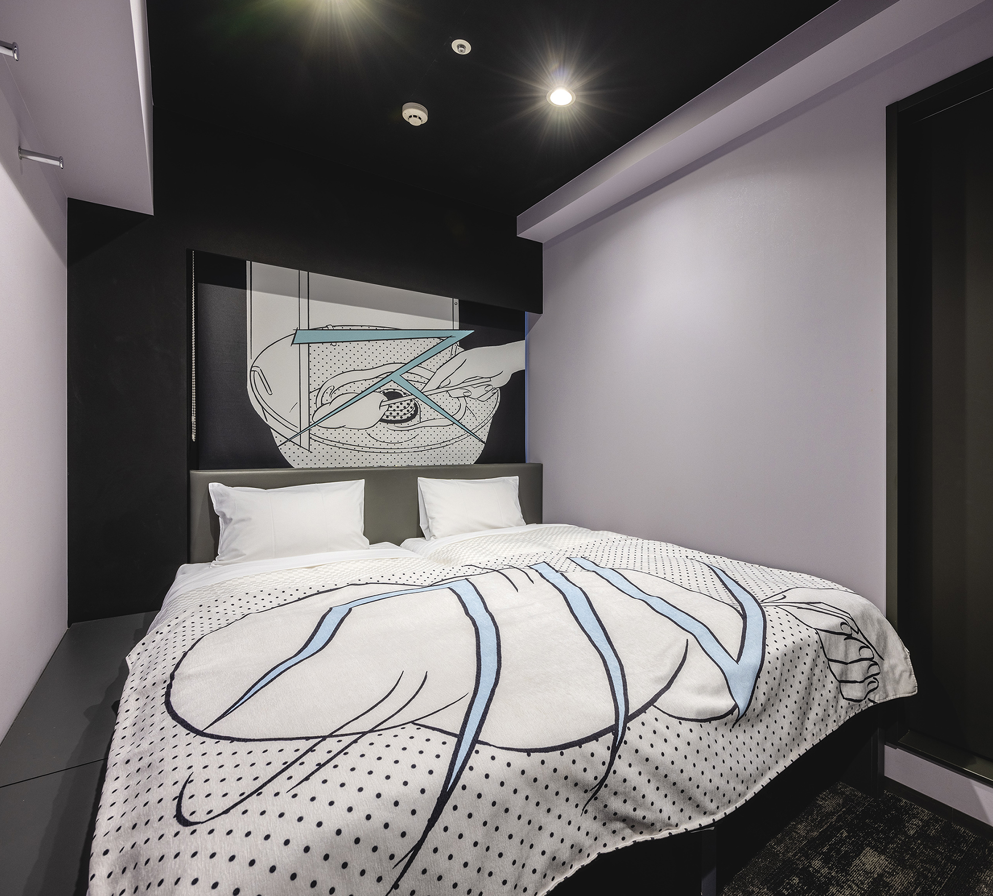 Each room features one of three manga-style designs (taiyaki, water balloons, and cotton candy). * The photo is an example of the cotton candy design room.