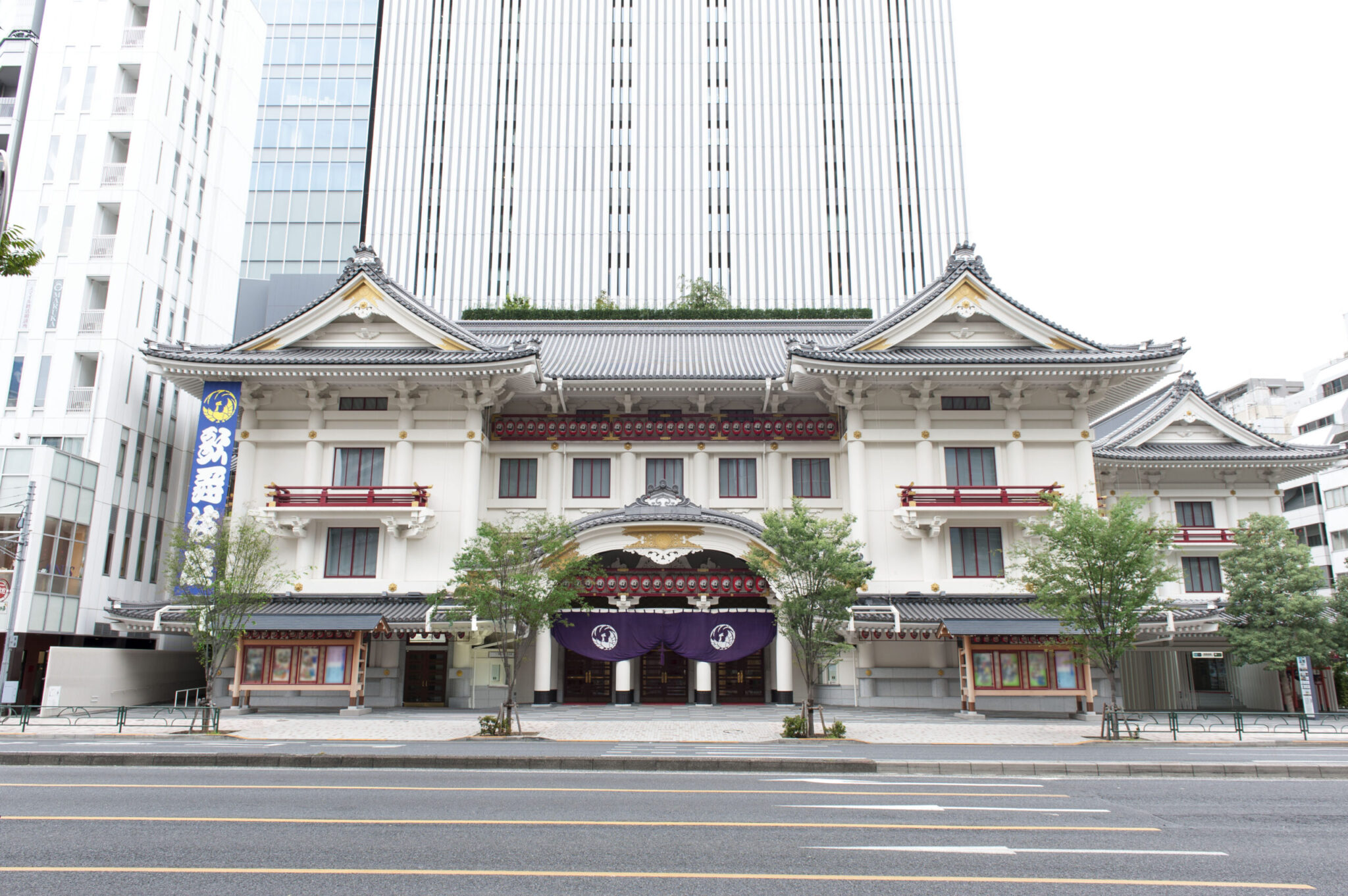 A Complete Guide to Enjoying Kabuki Performances at Kabukiza Theatre in ...