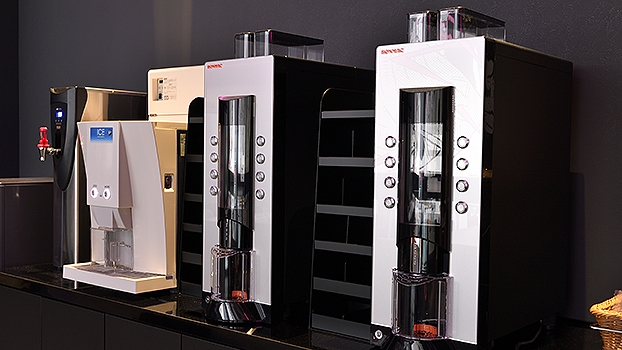 Photo(Coffee machine and ice maker)