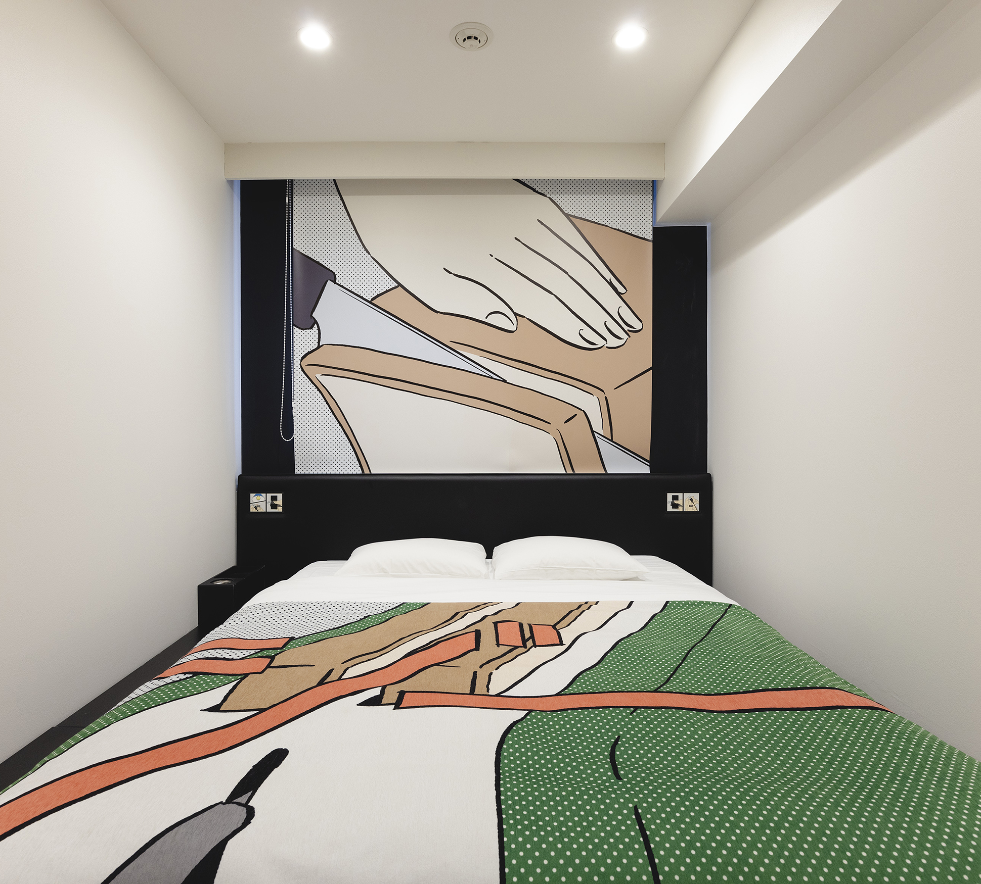 Each room features one of three designs (fried eggs, toast, and coffee) inspired by breakfast. * The photo is an example of the toast design room.