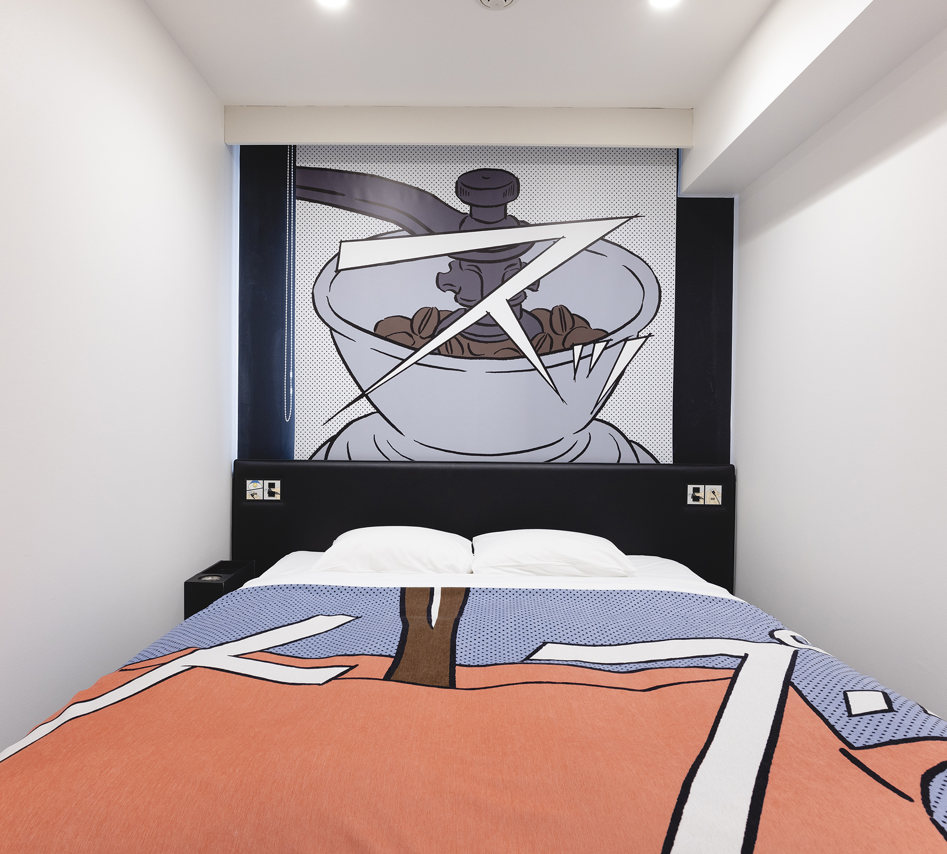 Each room features one of three designs (fried eggs, toast, and coffee) inspired by breakfast. * The photo is an example of the fried eggs design room.