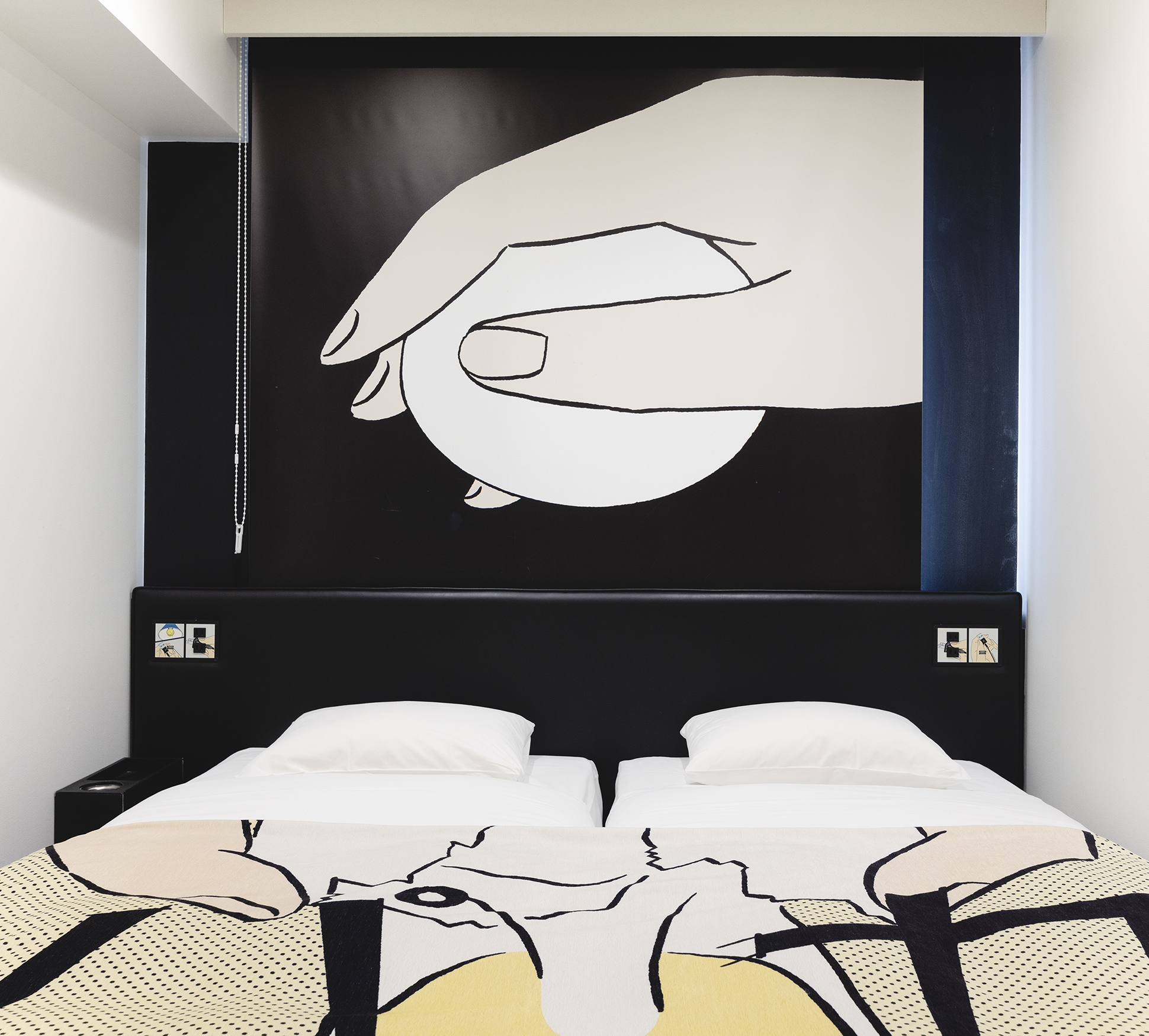 Each room features one of three designs (fried eggs, toast, and coffee) inspired by breakfast. * The photo is an example of the fried eggs design room.