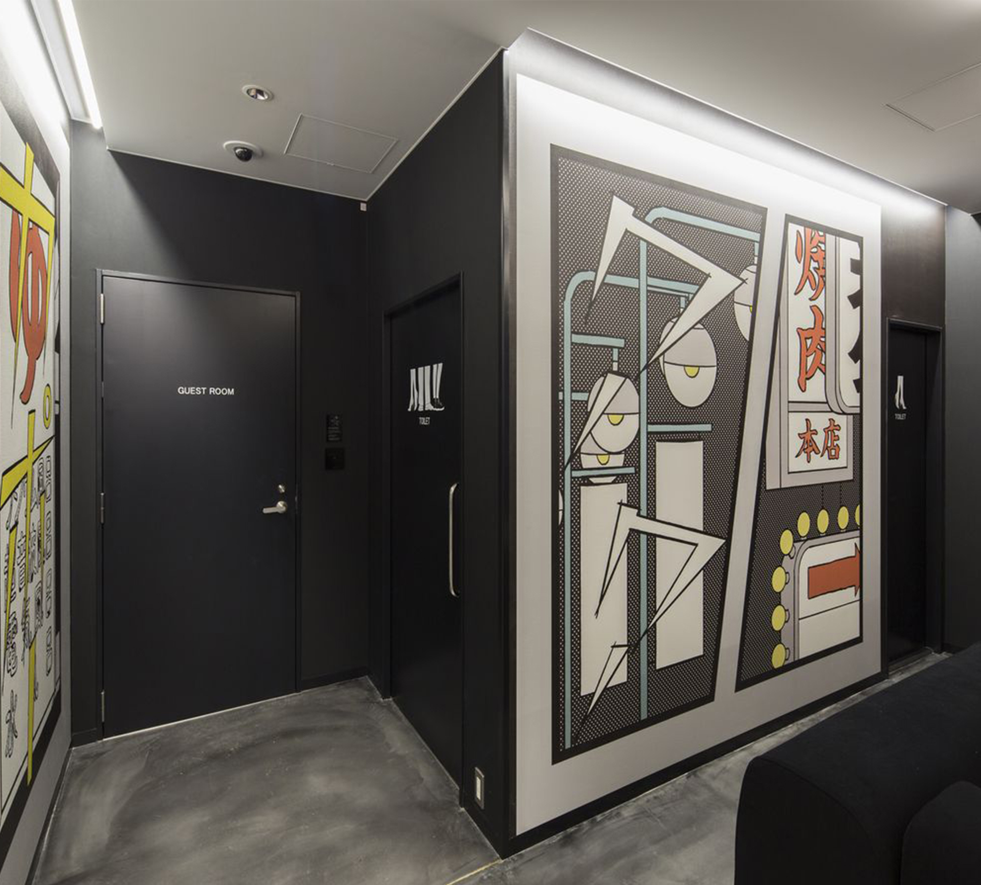 This lobby floor room is easily accessible.