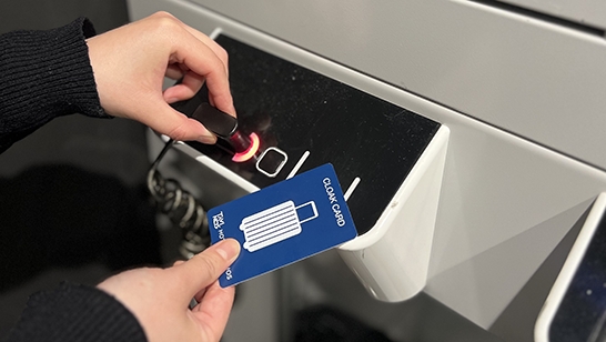 3.Press the black rectangular button. Touch your IC card to the spot that lights up.