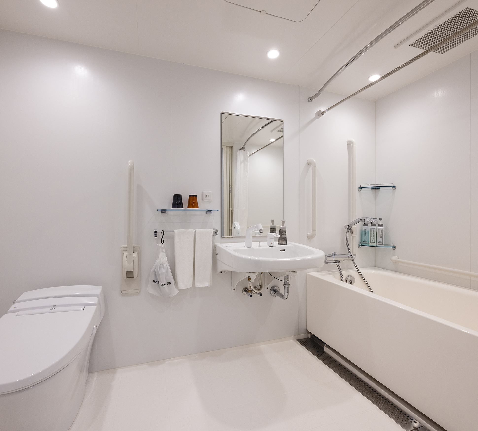 空間寬敞，輪椅使用者也能安心利用。