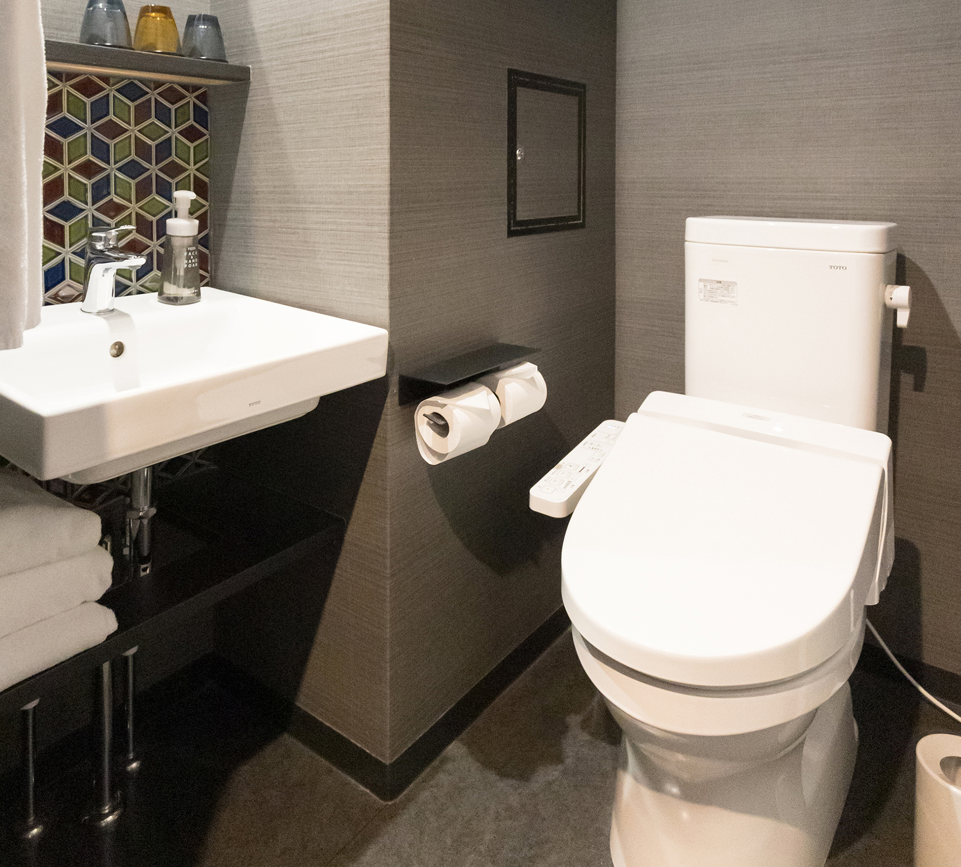 洗浄機能付きトイレを完備しております。